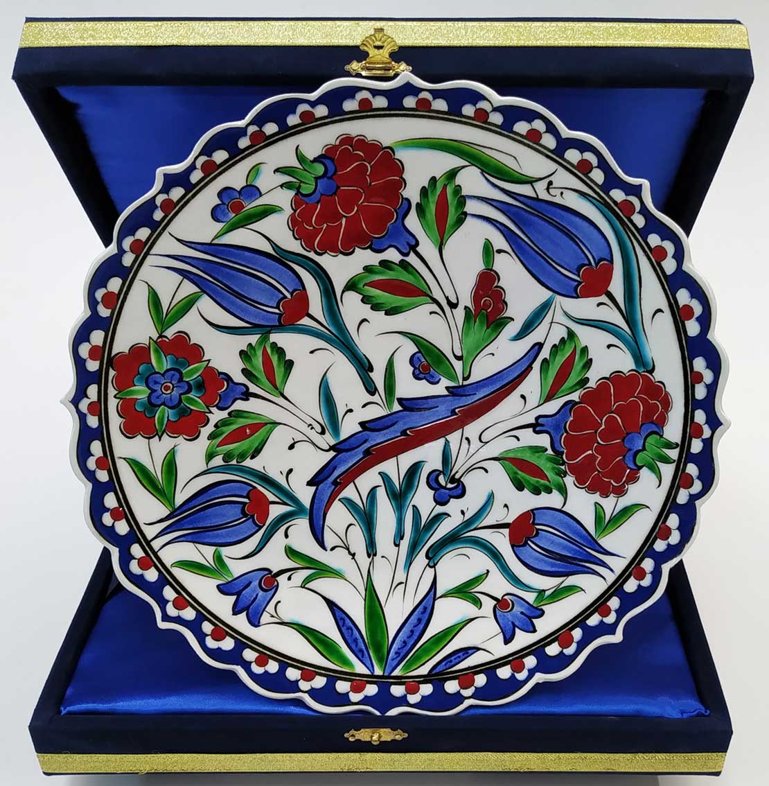 Hançer Yaprağı Gül lale desenli kadife kutulu hediyelik klasik Osmanlı Çini Tabaklar Çini sanatı örnekleri
