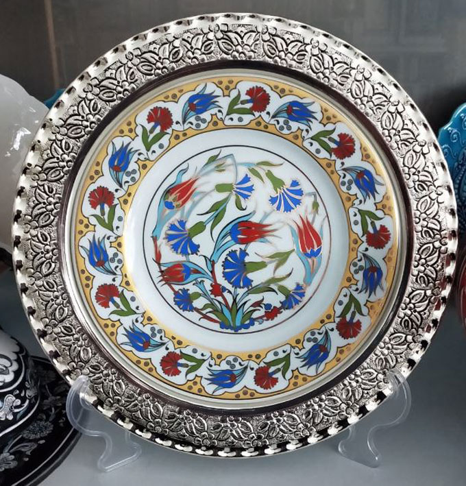 Klasik Motifli Gümüş Çini Seramik Porselen Tabaklar